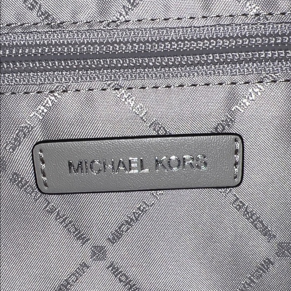 Michael Kors Black and Silver Backpack Med zip leather special NYC edition NWT - Picture 10 of 16